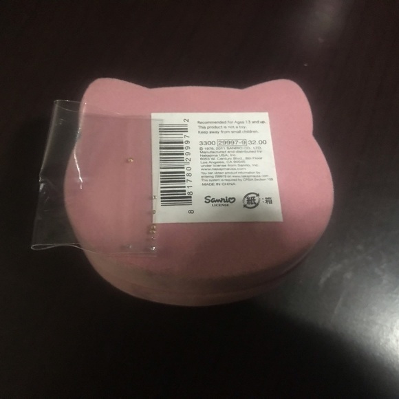 Authentic hello kitty ring with pink jewelry box - Picture 5 of 5